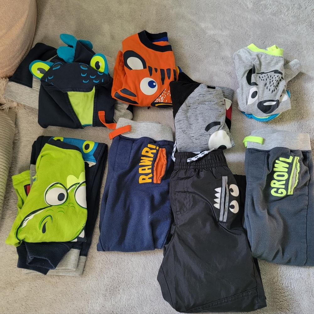 Boys size 4 matching shirt/pant sets. Lot of 4